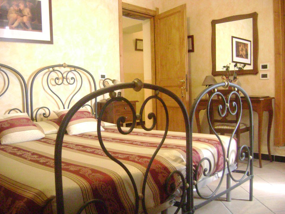 La Finestrella Di Montalto Locanda บาดาลุคโค ภายนอก รูปภาพ