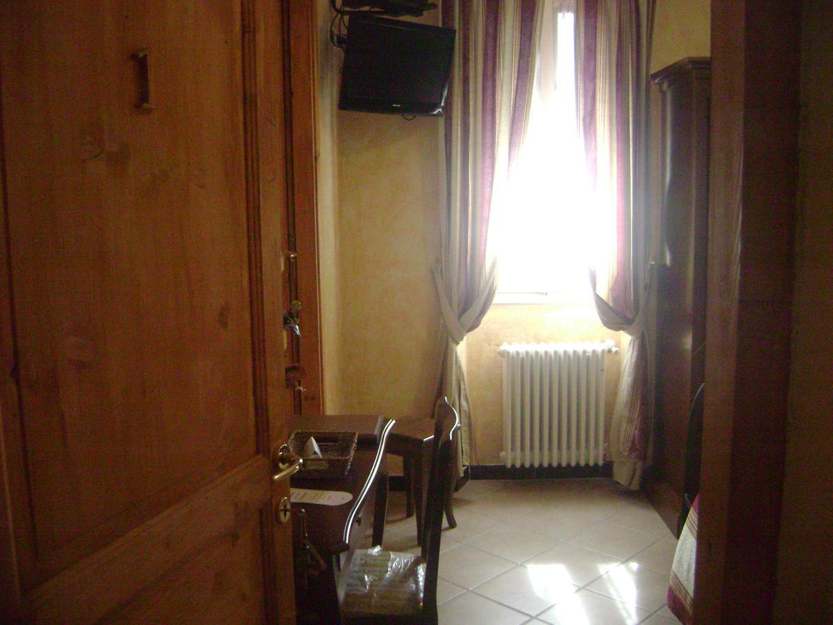 La Finestrella Di Montalto Locanda บาดาลุคโค ภายนอก รูปภาพ