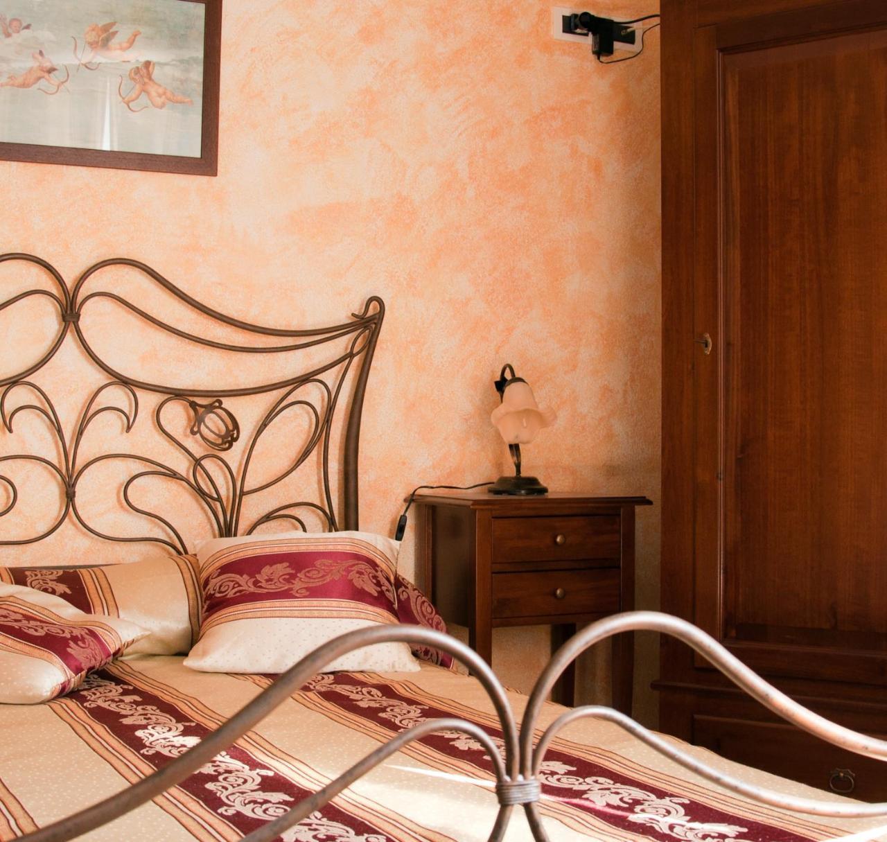 La Finestrella Di Montalto Locanda บาดาลุคโค ภายนอก รูปภาพ